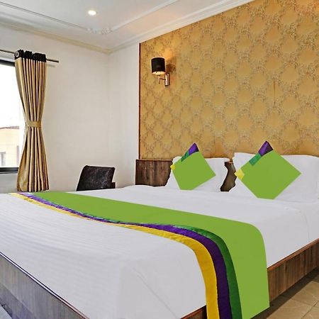 Treebo Varsha Palace Aurangabad  Exterior photo