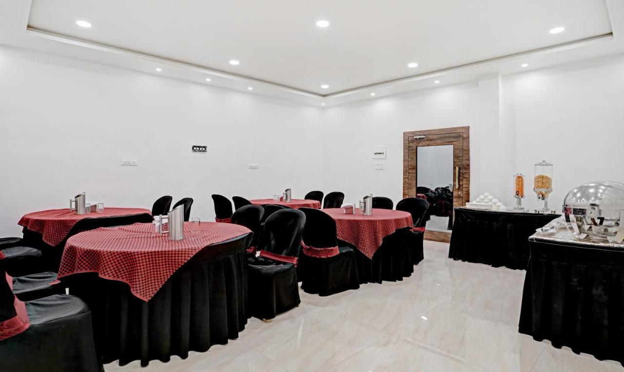 Treebo Varsha Palace Aurangabad  Exterior photo